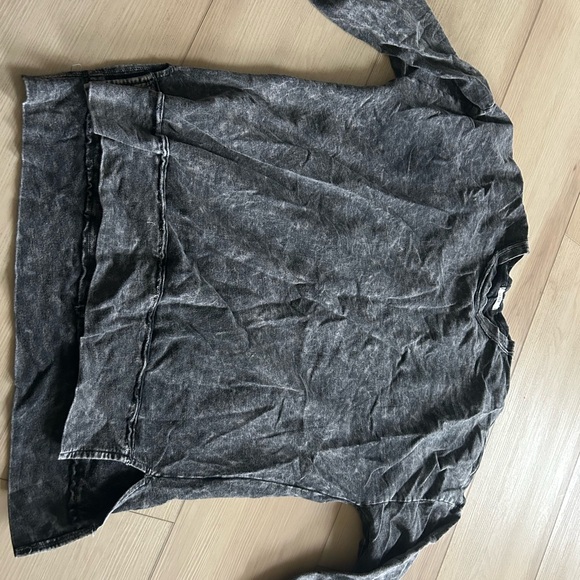 J.her Gray Butterfly Embroidered Women's Top - Picture 2 of 4